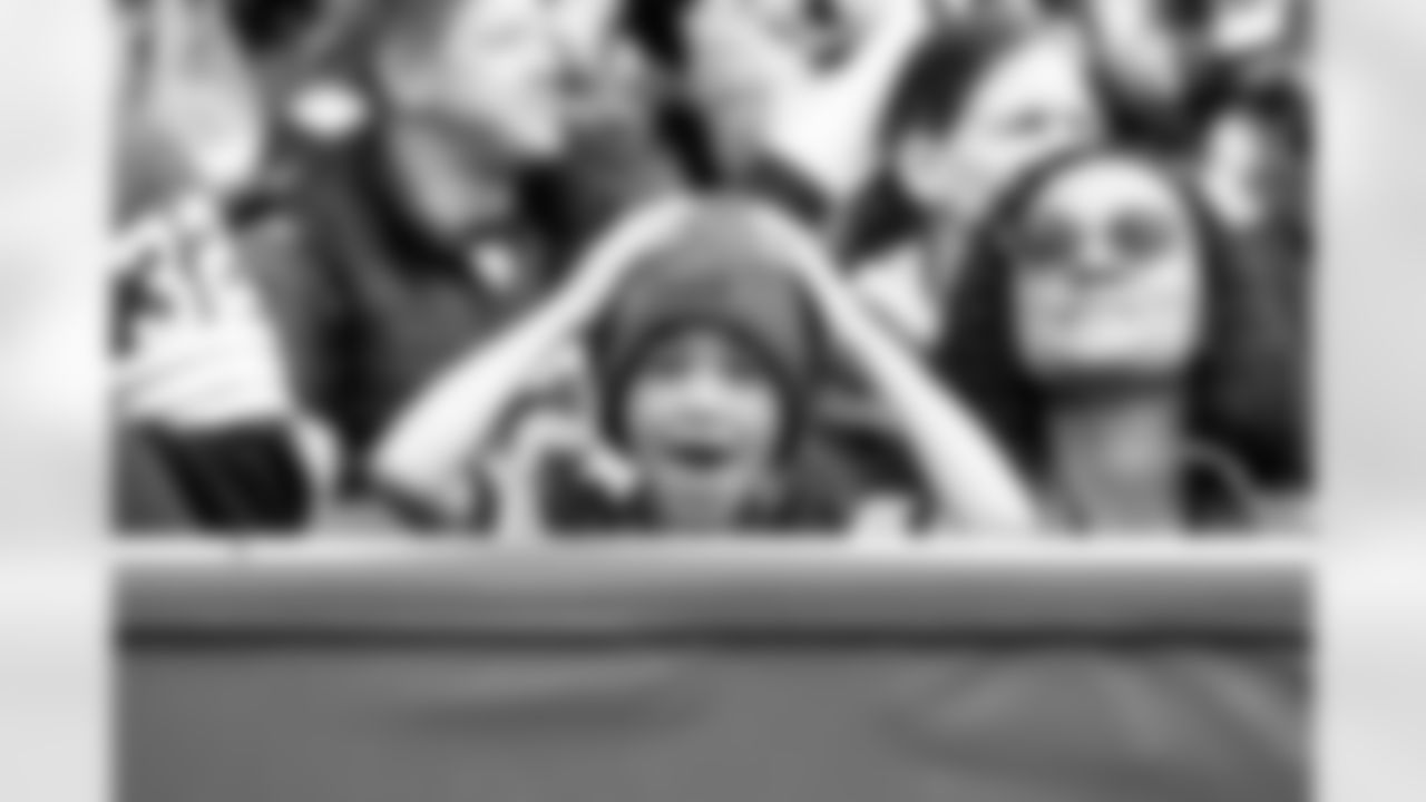 A fan during a NFL football game between the Minnesota Vikings and Cleveland Browns on October 5, 2025 at Tottenham Hotspur Stadium. The Browns lost 17-21.