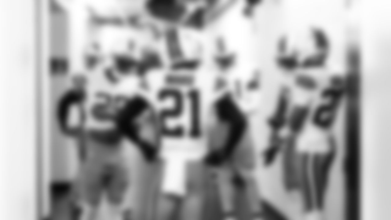 Cornerback Denzel Ward (21) before a NFL football game between the Cleveland Browns and Las Vegas Raiders on November 23, 2025 at Allegiant Stadium.