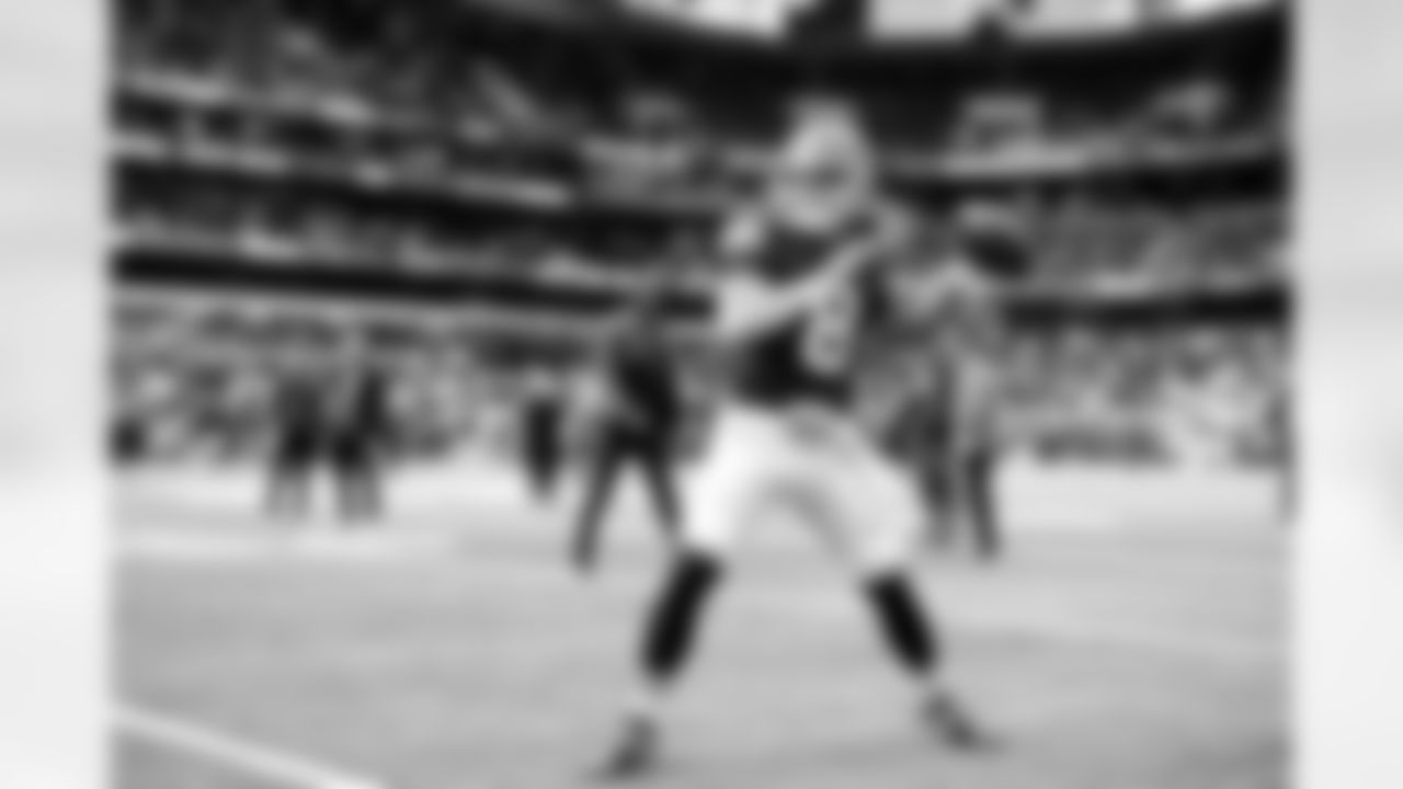 Quarterback Dillon Gabriel (8) before a NFL football game between the Minnesota Vikings and Cleveland Browns on October 5, 2025 at Tottenham Hotspur Stadium.
