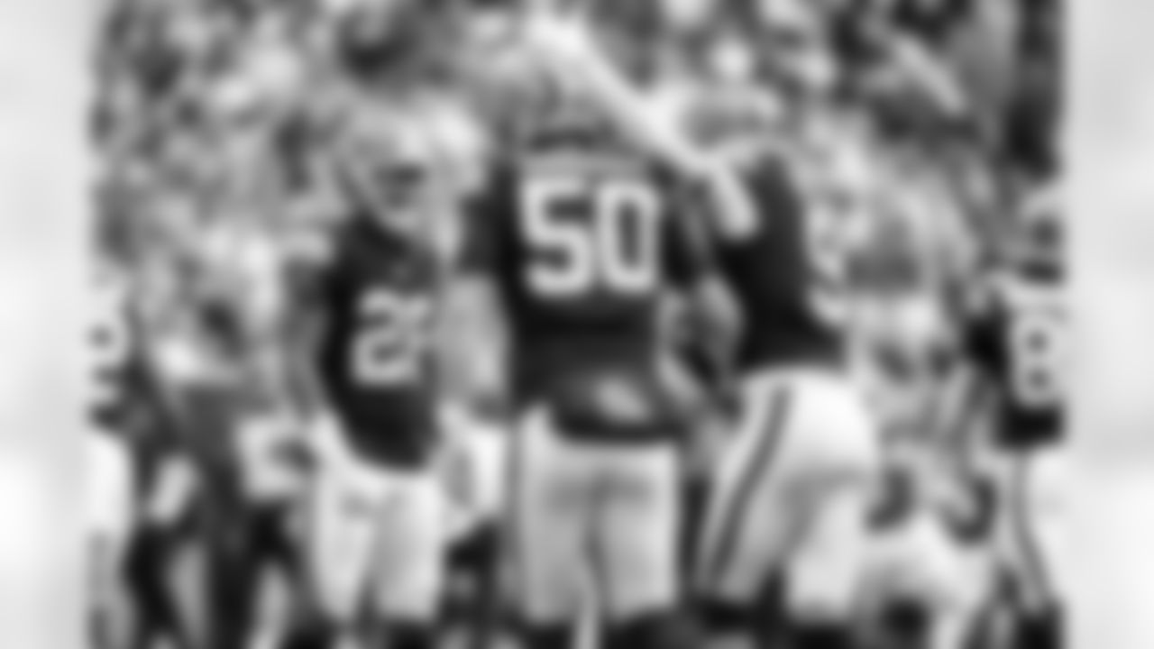 Long snapper Rex Sunahara (50) during a NFL football game between the Minnesota Vikings and Cleveland Browns on October 5, 2025 at Tottenham Hotspur Stadium.