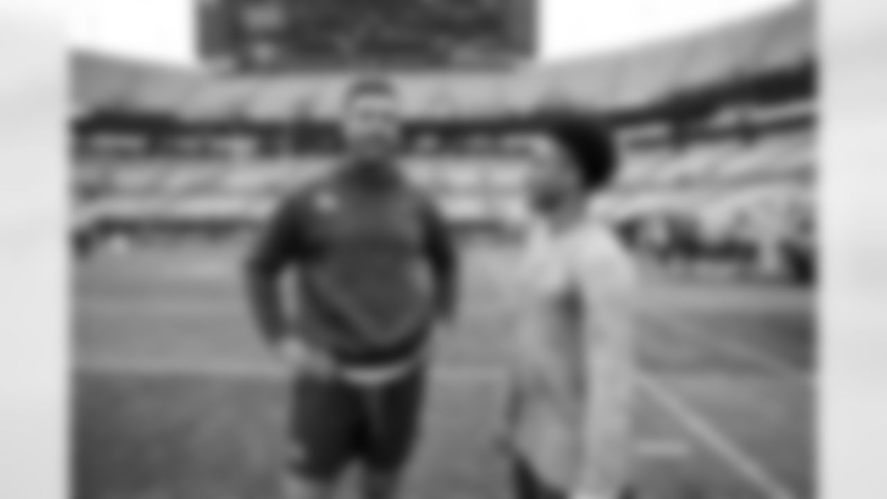 Quarterback Joe Flacco (15) and Carolina Panthers quarterback Bryce Young (9) before a preseason NFL football game between the Cleveland Browns and Carolina Panthers on August 8, 2025 at Bank of America Stadium.