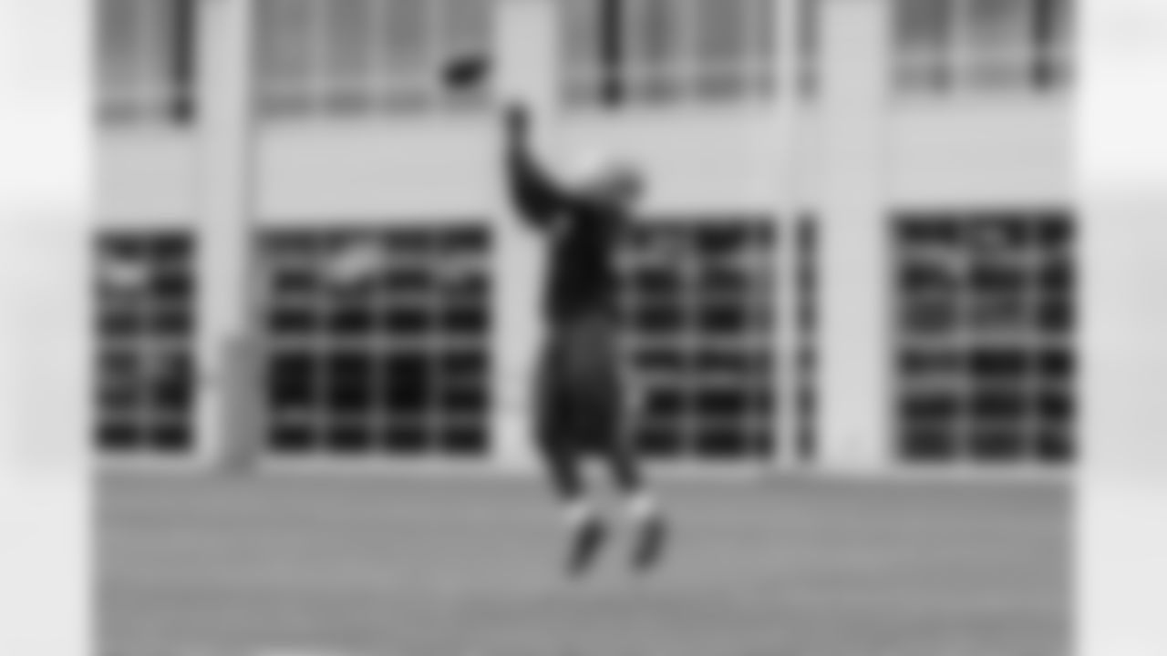 Safety Ronnie Hickman Jr. (33) during practice at CrossCountry Mortgage Campus on November 3, 2025.