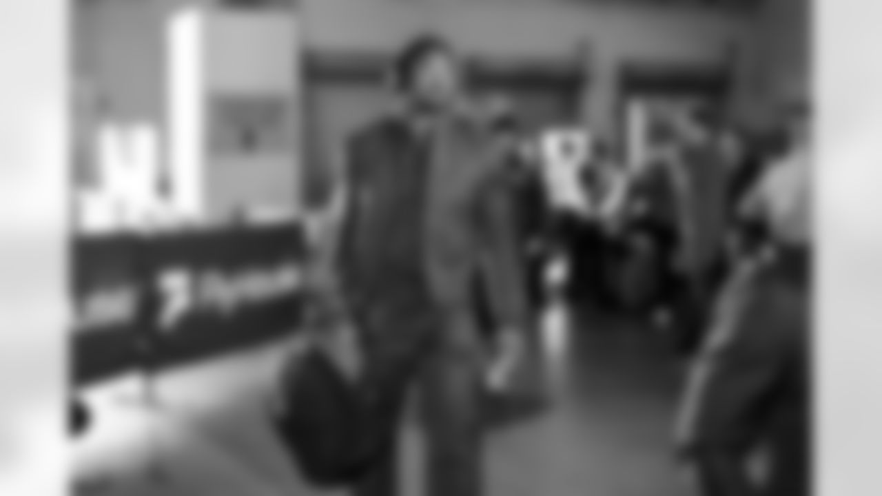 Defensive end Myles Garrett (95) before a NFL football game between the Cleveland Browns and New York Jets on November 9, 2025 at MetLife Stadium.