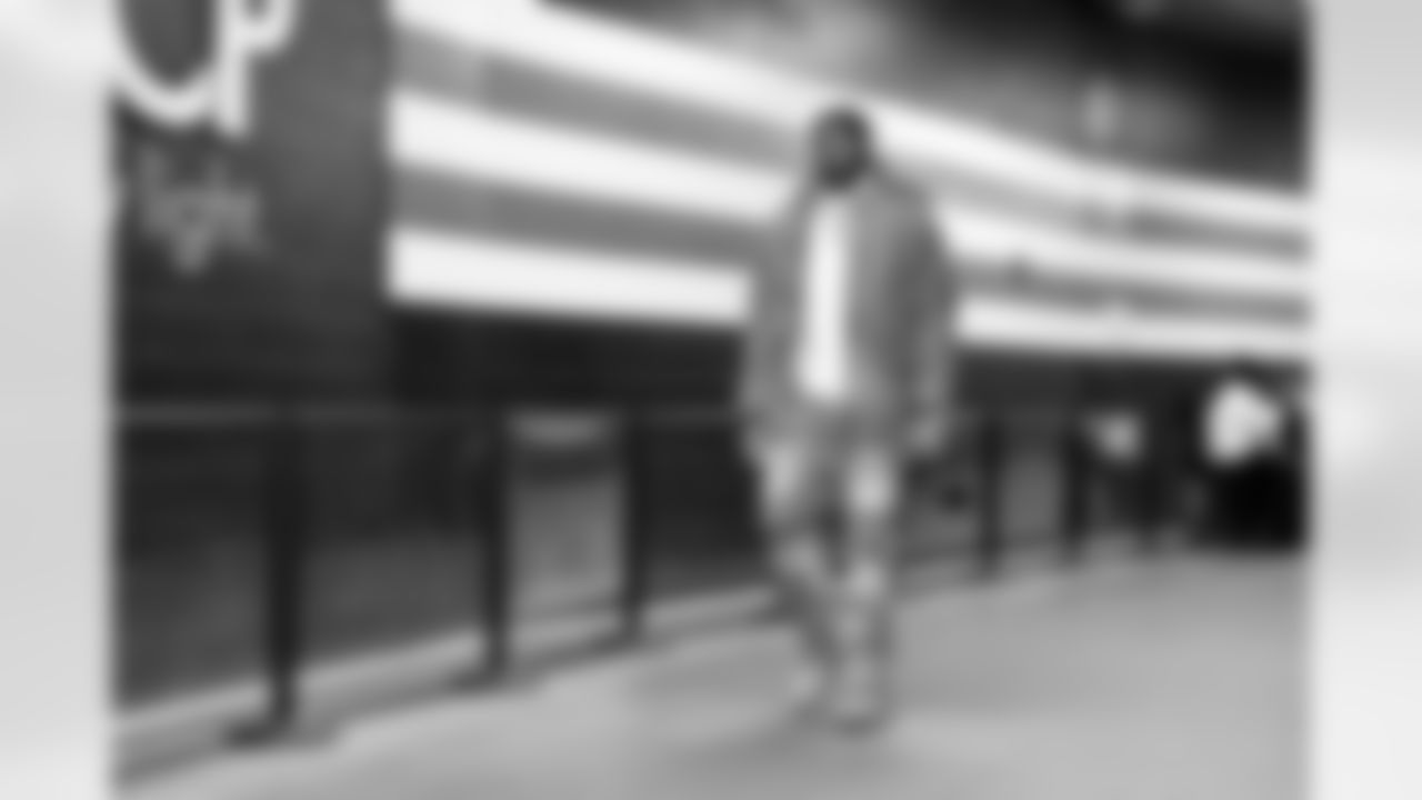 Defensive end Alex Wright (91) before a NFL football game between the Tennessee Titans and Cleveland Browns on December 7, 2025 at Huntington Bank Field.