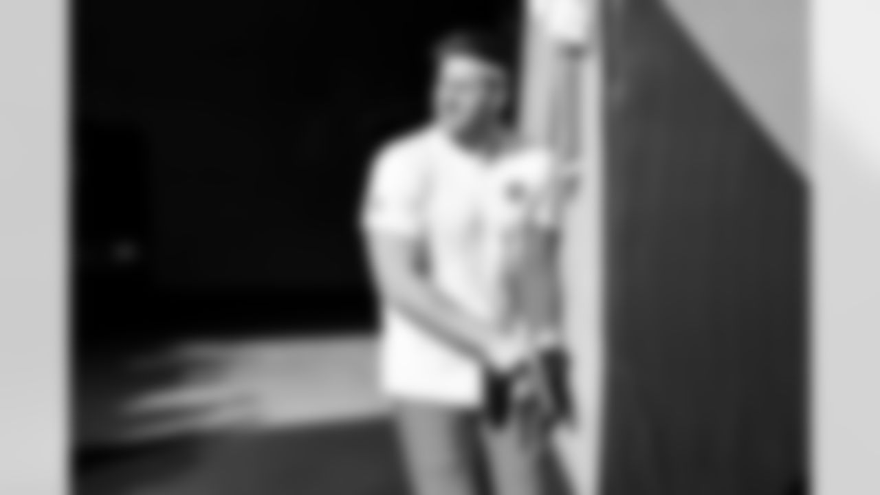 Defensive end Cameron Thomas (99) before a NFL football game between the Cleveland Browns and Cincinnati Bengals on January 4, 2026 at Paycor Stadium.