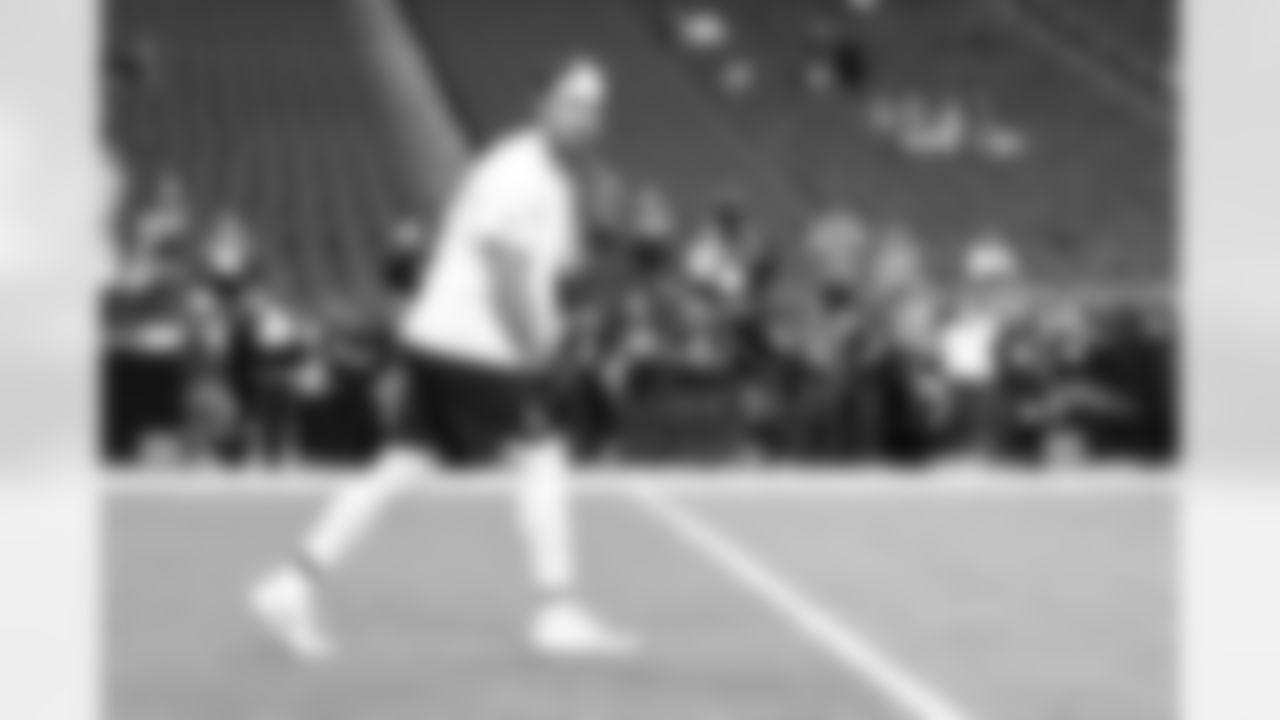 Tight end Blake Whiteheart (86) before a NFL football game between the Cleveland Browns and Las Vegas Raiders on November 23, 2025 at Allegiant Stadium.