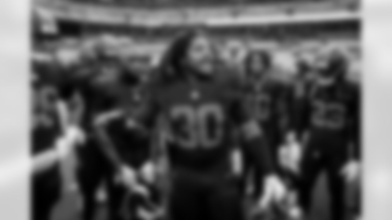 Linebacker Devin Bush (30) before a NFL football game between the Miami Dolphins and Cleveland Browns on October 19, 2025 at Huntington Bank Field. The Browns won 31-6.