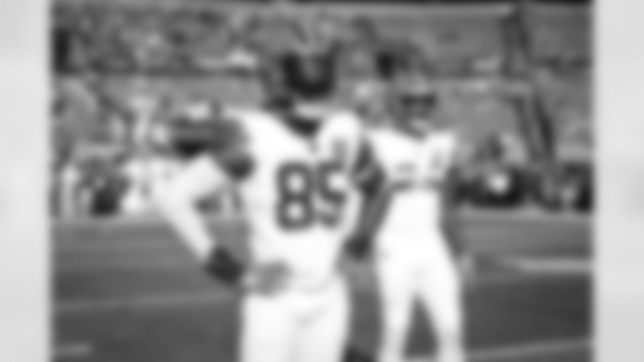 Tight end David Njoku (85) before a NFL football game between the Cleveland Browns and Denver Broncos on November 26, 2023 at Empower Field at Mile High.