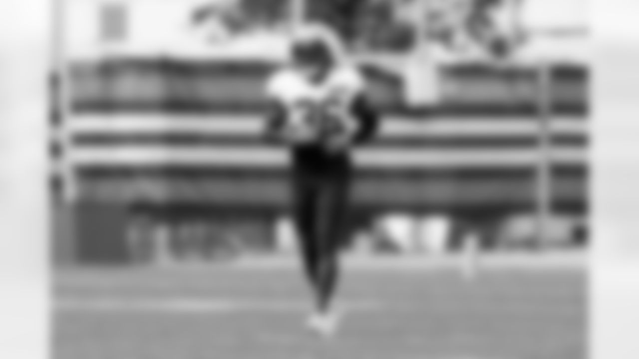 Linebacker Eugene Asante (36) during practice at CrossCountry Mortgage Campus on October 15, 2025.