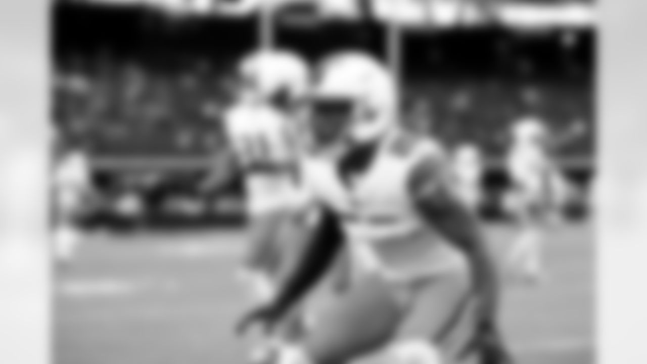 Defensive back D'Angelo Ross (20) before a NFL football game between the Cleveland Browns and Las Vegas Raiders on November 23, 2025 at Allegiant Stadium.