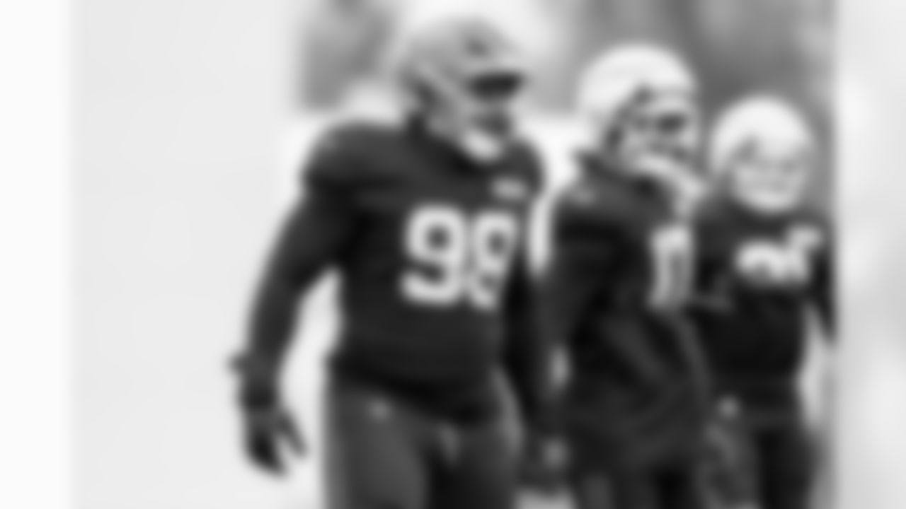 Defensive lineman Adin Huntington (98) during practice at CrossCountry Mortgage Campus on November 5, 2025.