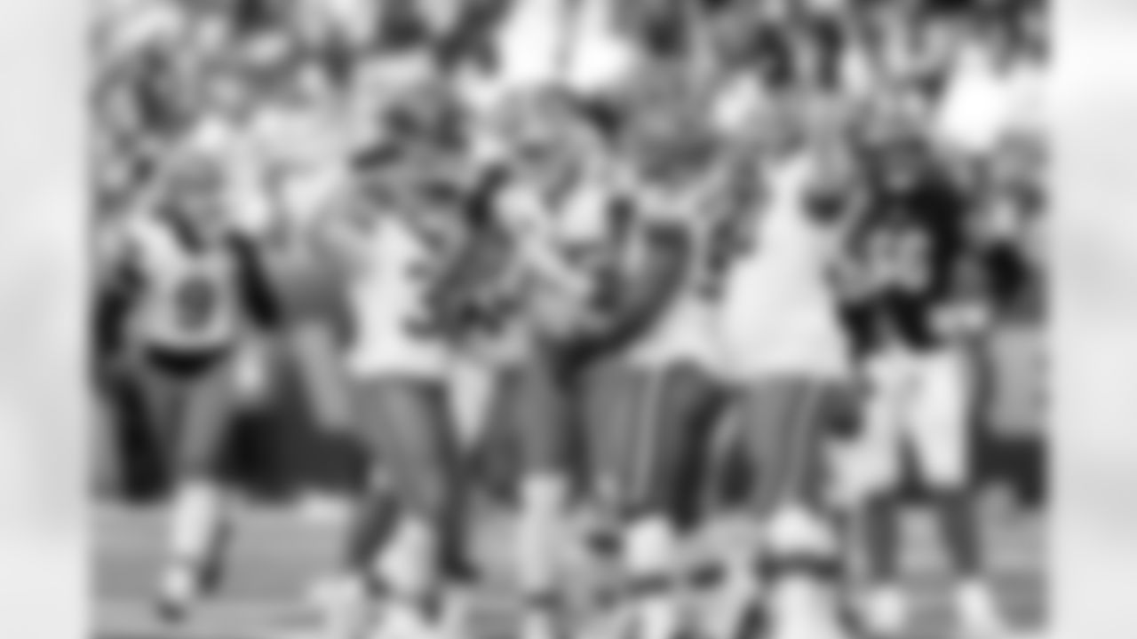 Defensive end Myles Garrett (95) and the defense during a NFL football game between the Cleveland Browns and Cincinnati Bengals on January 4, 2026 at Paycor Stadium. The Browns won 20-18.