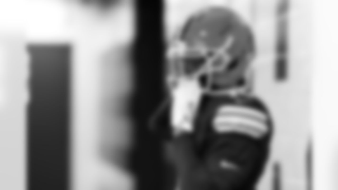 Wide receiver Isaiah Bond (16) before a NFL football game between the Buffalo Bills and Cleveland Browns on December 21, 2025 at Huntington Bank Field.