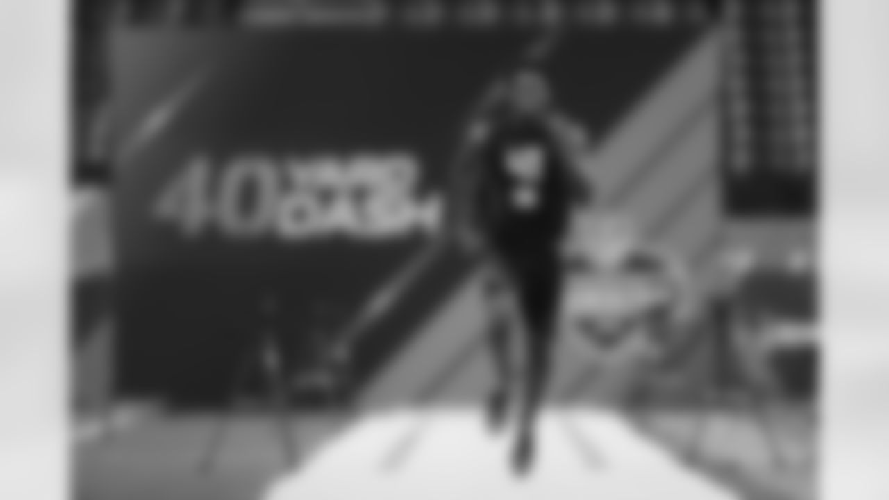 Ohio State defensive back Denzel Ward runs the 40-yard dash during the 2018 NFL Scouting Combine on Monday, March 5, 2018 in Indianapolis. (Ben Liebenberg via AP)