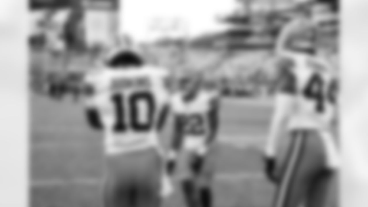 Running back Quinshon Judkins (10, Running back Dylan Sampson (22), and Tight end Harold Fannin Jr. (44) before a NFL football game between the Cleveland Browns and Pittsburgh Steelers on October 12, 2025 at Acrisure Stadium.