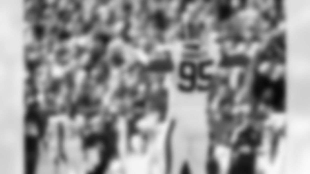 Defensive end Myles Garrett (95) during a NFL football game between the Cleveland Browns and New England Patriots on October 26, 2025 at Gillette Stadium. The Browns lost 13-32.