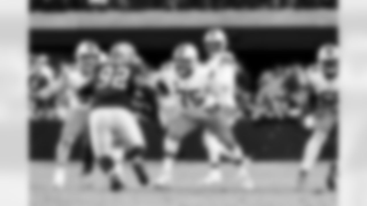 Offensive guard Joel Bitonio (75) during a NFL football game between the Cleveland Browns and Las Vegas Raiders on November 23, 2025 at Allegiant Stadium.