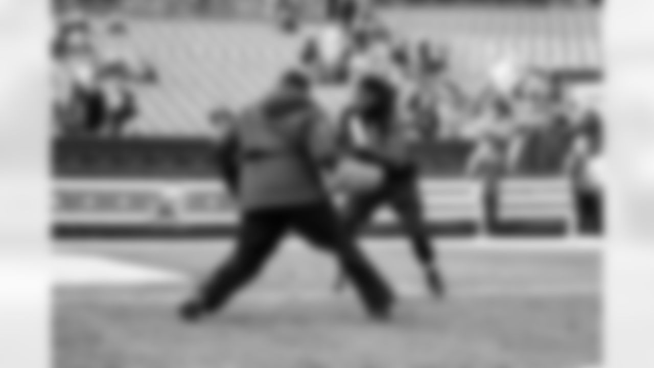 Defensive end Alex Wright (91) before a NFL football game between the Buffalo Bills and Cleveland Browns on December 21, 2025 at Huntington Bank Field.