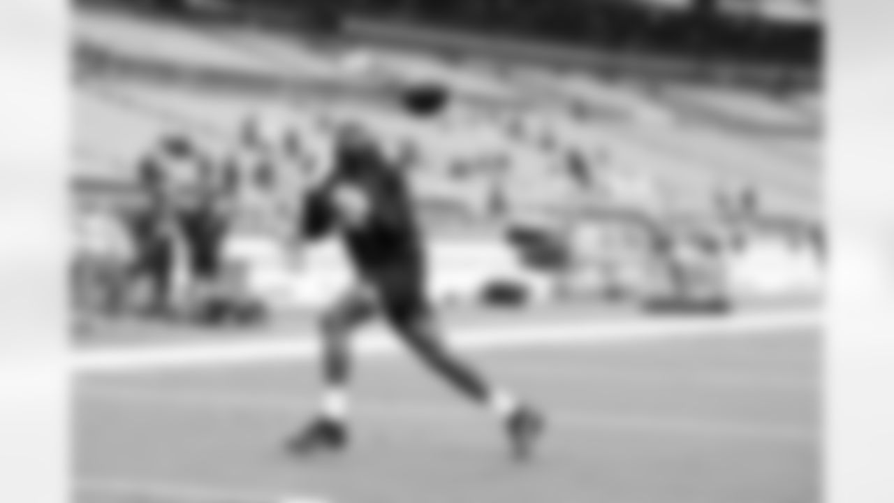 Wide receiver Jerry Jeudy (3) before a NFL football game between the Miami Dolphins and Cleveland Browns on October 19, 2025 at Huntington Bank Field.