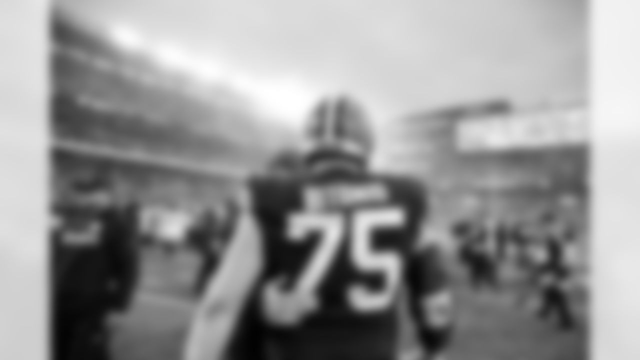 The Browns celebrate after a NFL football game between the Pittsburgh Steelers and Cleveland Browns on December 28, 2025 at Huntington Bank Field.