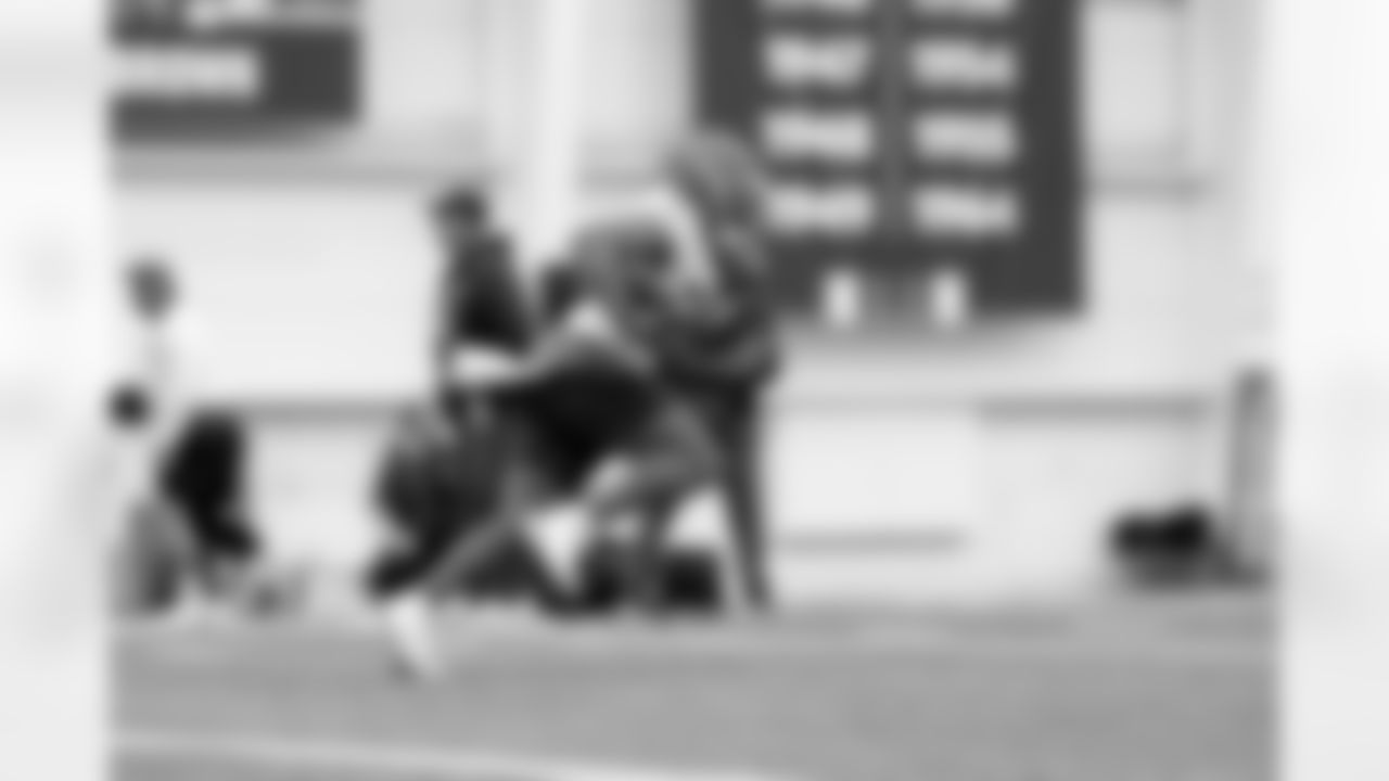 Running back Trayveon Williams (23) during practice at CrossCountry Mortgage Campus on December 10, 2025.