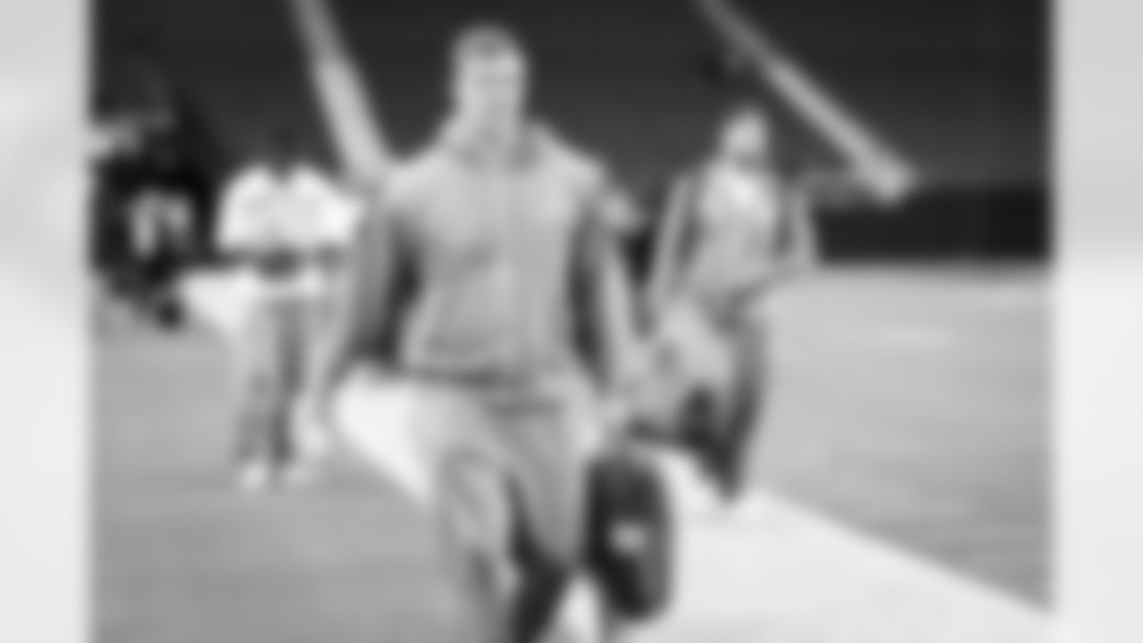 Center Ethan Pocic (55) before a NFL football game between the Cleveland Browns and Las Vegas Raiders on September 29, 2024 at Allegiant Stadium.
