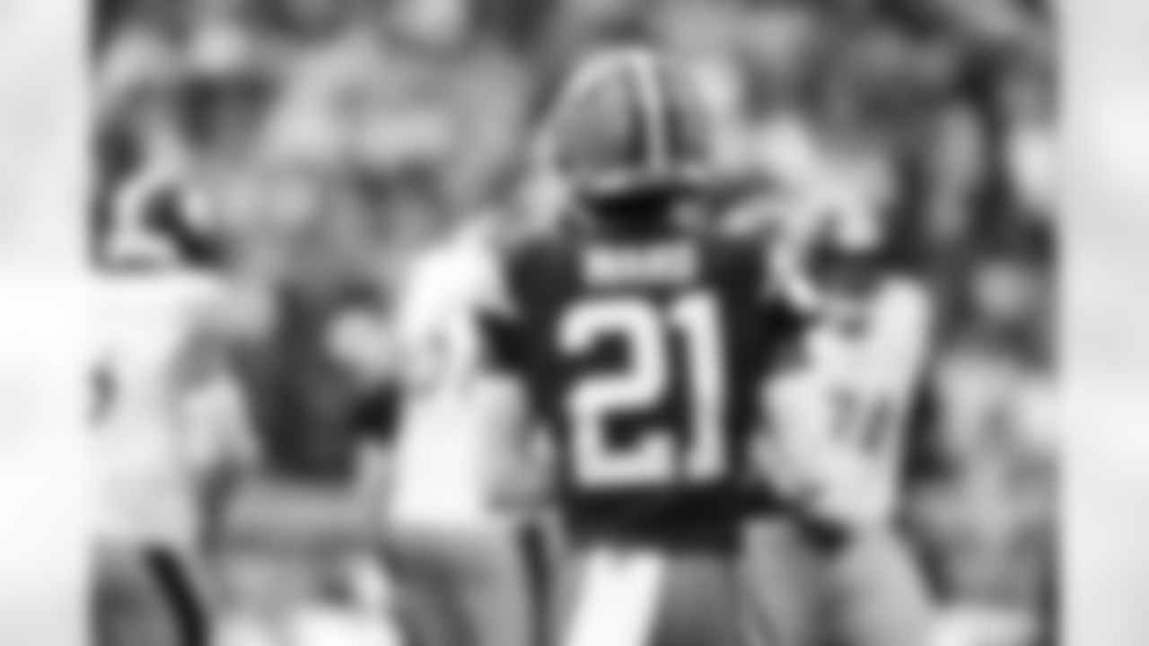 Cornerback Denzel Ward (21) during a NFL football game between the Pittsburgh Steelers and Cleveland Browns on December 28, 2025 at Huntington Bank Field.