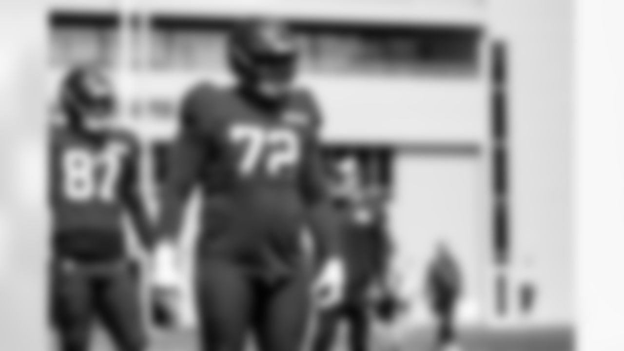 Offensive tackle KT Leveston (72) during practice at CrossCountry Mortgage Campus on September 17, 2025.
