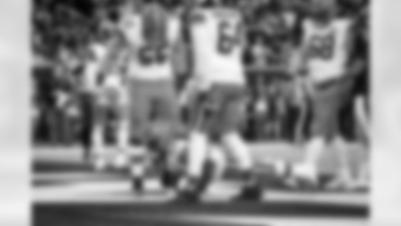 Running back Kareem Hunt (27) during a NFL Wild Card playoff football game between the Cleveland Browns and Houston Texans on January 13, 2024 at NRG Stadium.