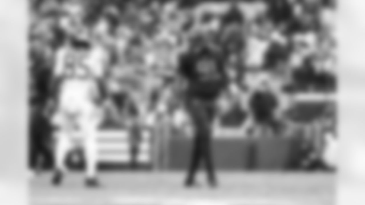 Defensive end Alex Wright (91) during a NFL football game between the Tennessee Titans and Cleveland Browns on December 7, 2025 at Huntington Bank Field.