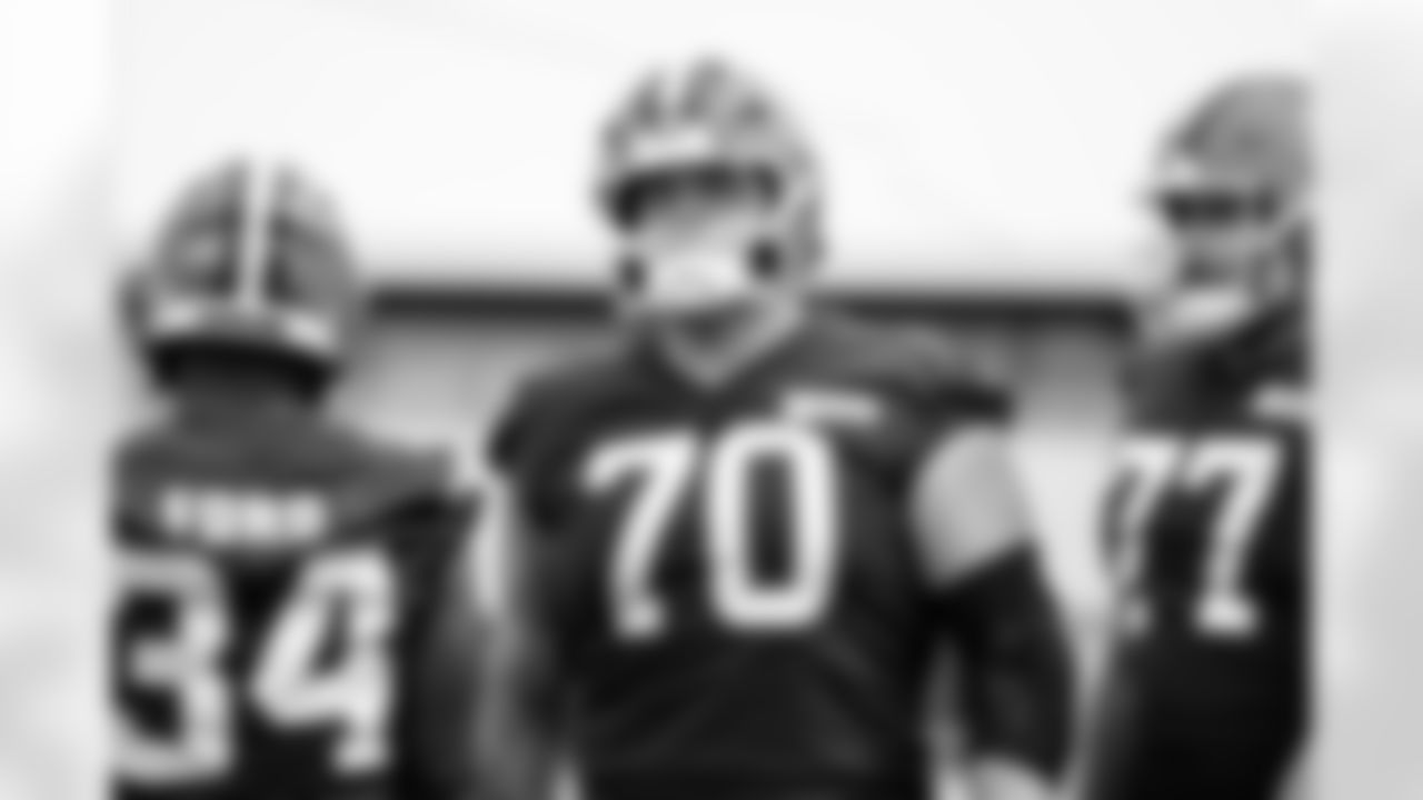 Offensive guard Zak Zinter (70) during the third day of mandatory minicamp at CrossCountry Mortgage Campus on June 12, 2025.