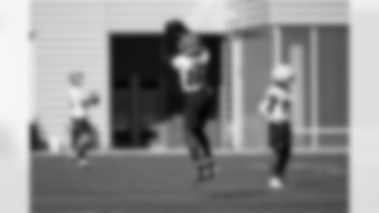 Wide receiver Isaiah Bond (16) during practice at CrossCountry Mortgage Campus on October 9, 2025.