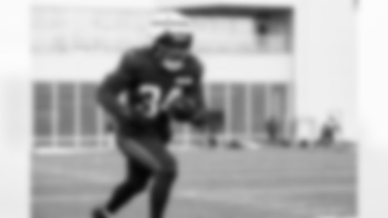 Running back Jerome Ford (34) during practice at CrossCountry Mortgage Campus on December 3, 2025.