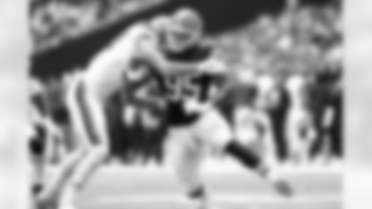 Defensive end Myles Garrett (95) during a NFL football game between the Minnesota Vikings and Cleveland Browns on October 5, 2025 at Tottenham Hotspur Stadium.