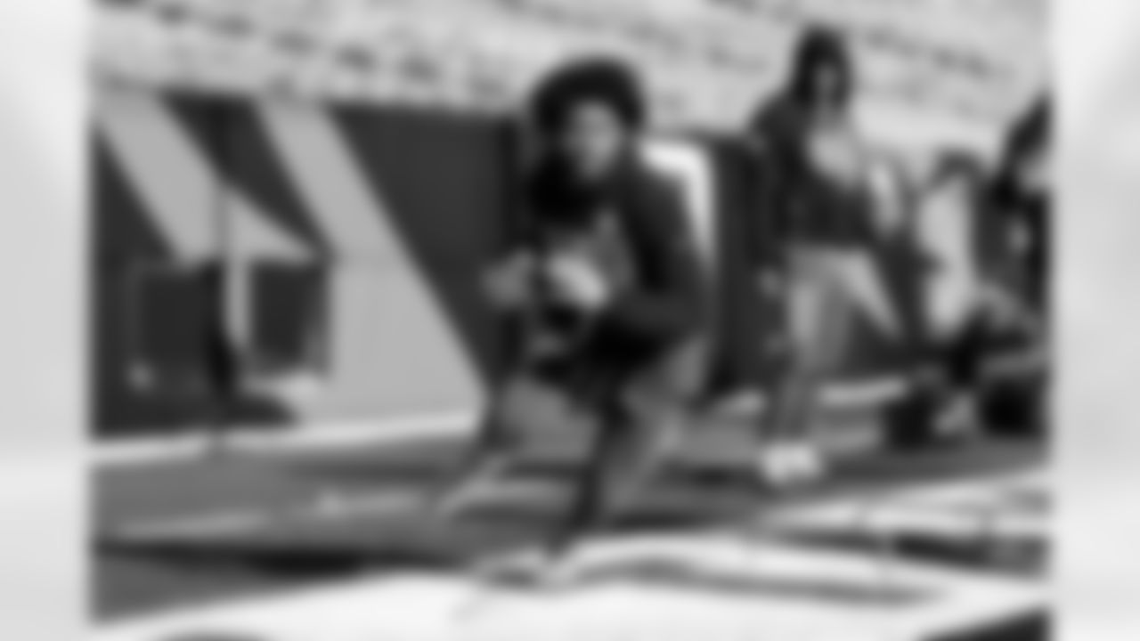 Running back Dylan Sampson (22) before a NFL football game between the Cleveland Browns and Cincinnati Bengals on January 4, 2026 at Paycor Stadium.