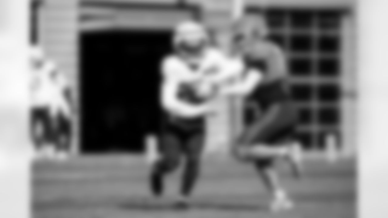 Running back Dylan Sampson (22) during practice at CrossCountry Mortgage Campus on October 8, 2025.