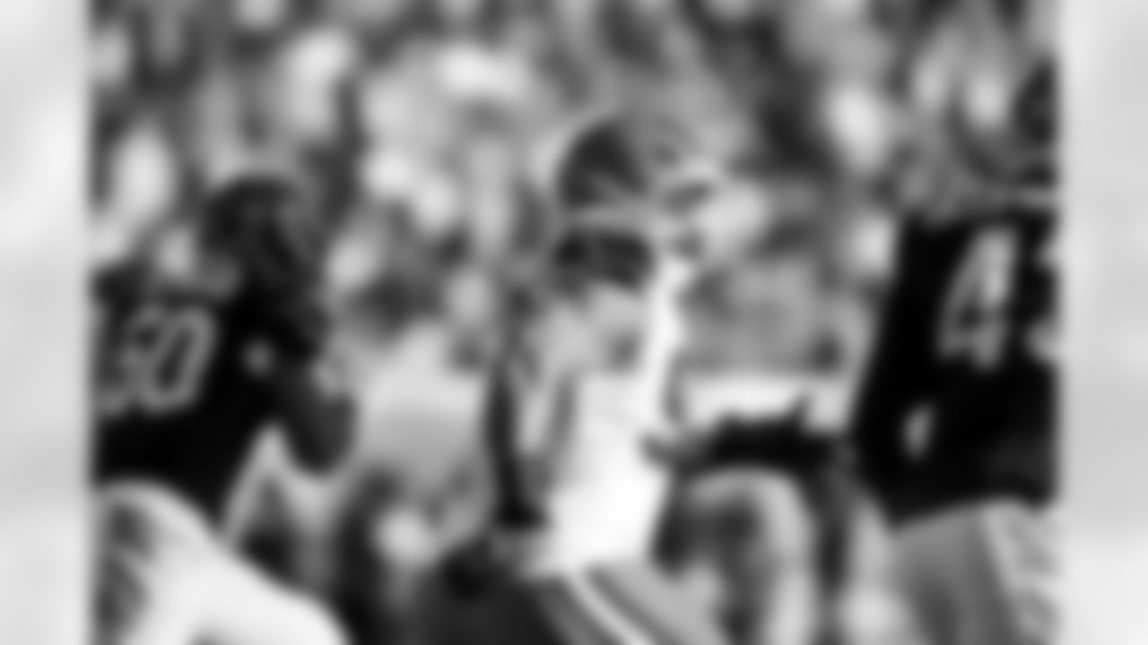 Defensive lineman Adin Huntington (98) during a NFL football game between the Cleveland Browns and Cincinnati Bengals on January 4, 2026 at Paycor Stadium.