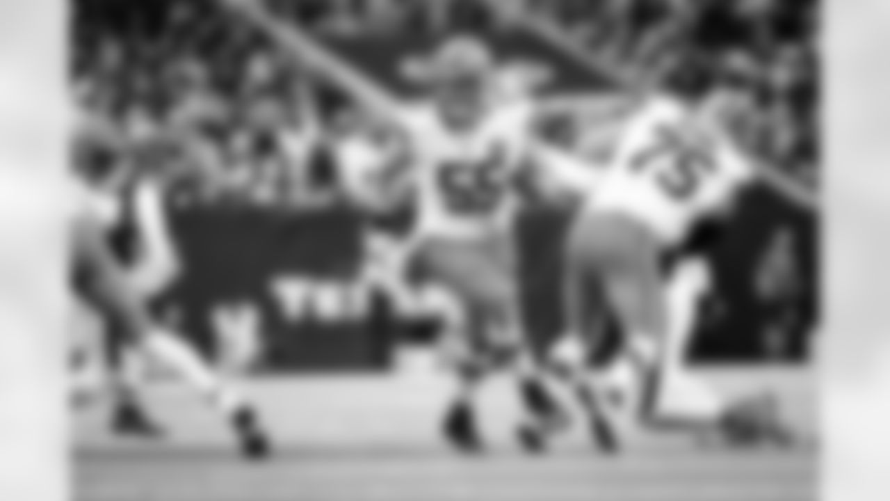 Center Ethan Pocic (55) during a NFL football game between the Cleveland Browns and Houston Texans on December 24, 2023 at NRG Stadium.