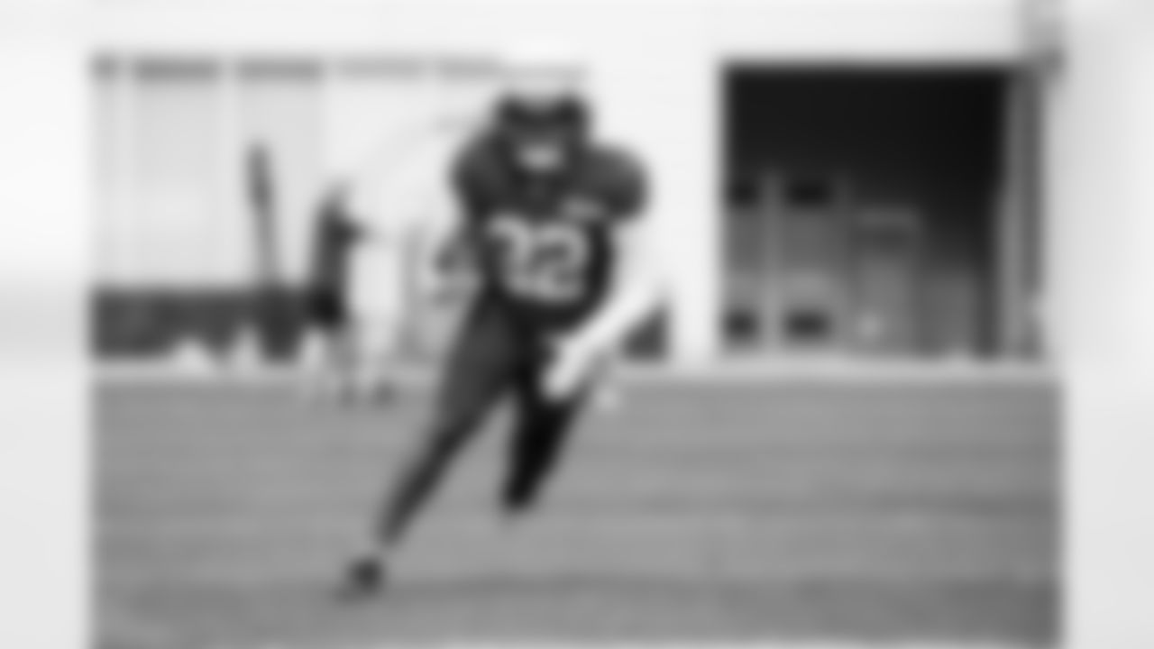Running back Dylan Sampson (22) during practice at CrossCountry Mortgage Campus on October 15, 2025.