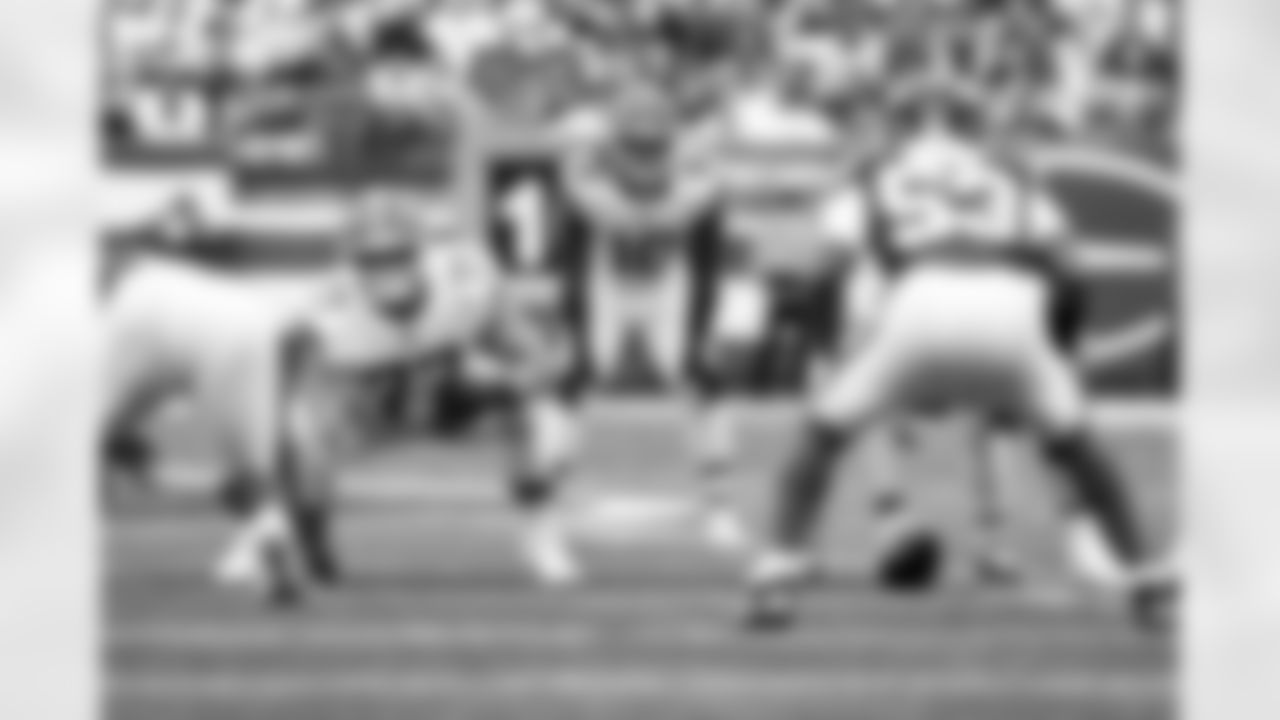 Running back Quinshon Judkins (10) during a NFL football game between the Cleveland Browns and New York Jets on November 9, 2025 at MetLife Stadium.