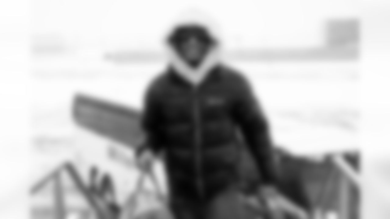 Wide receiver Isaiah Bond (16) travels to Chicago on December 13, 2025.