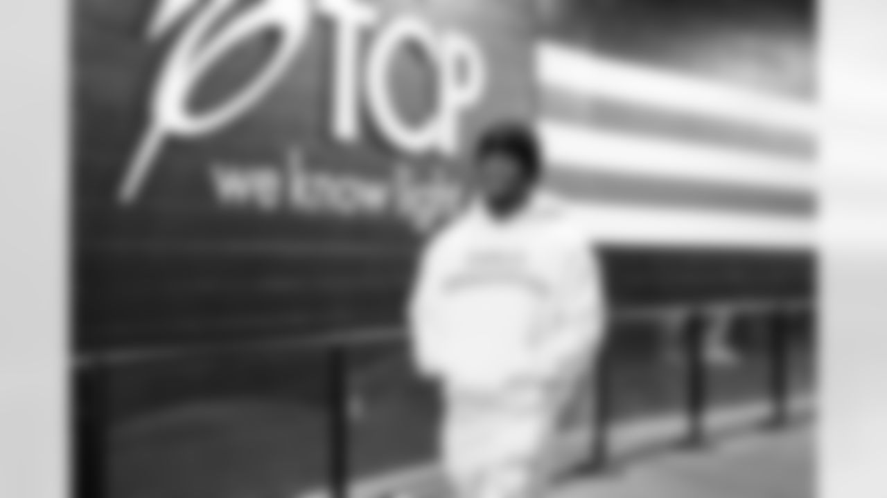 Cornerback Myles Harden (26) before a NFL football game between the Baltimore Ravens and Cleveland Browns on November 16, 2025 at Huntington Bank Field.