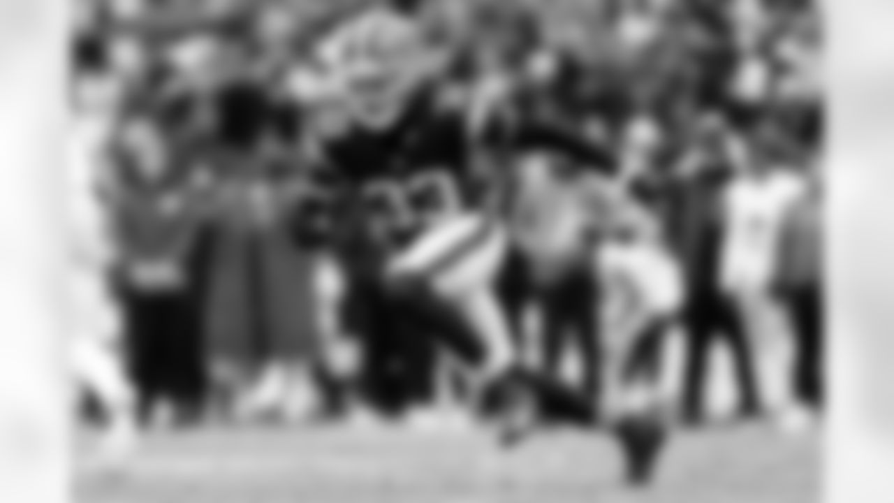 Safety Ronnie Hickman Jr. (33)