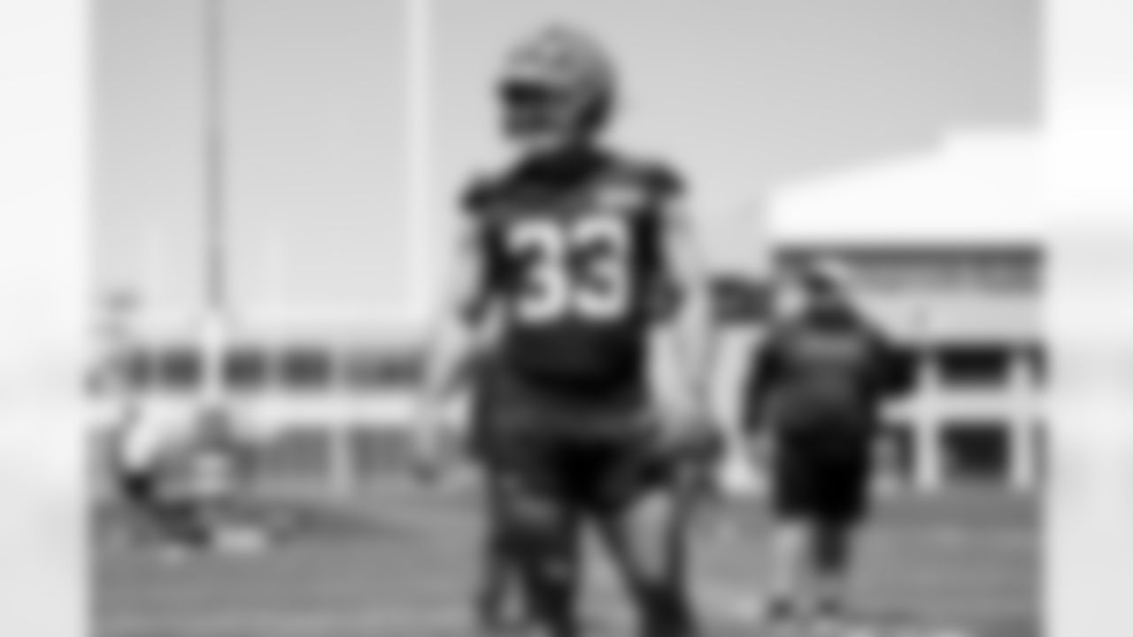 Fullback Peter Montini (33) during fieldwork on the first day of Rookie Minicamp at CrossCountry Mortgage Campus on May 9, 2025.