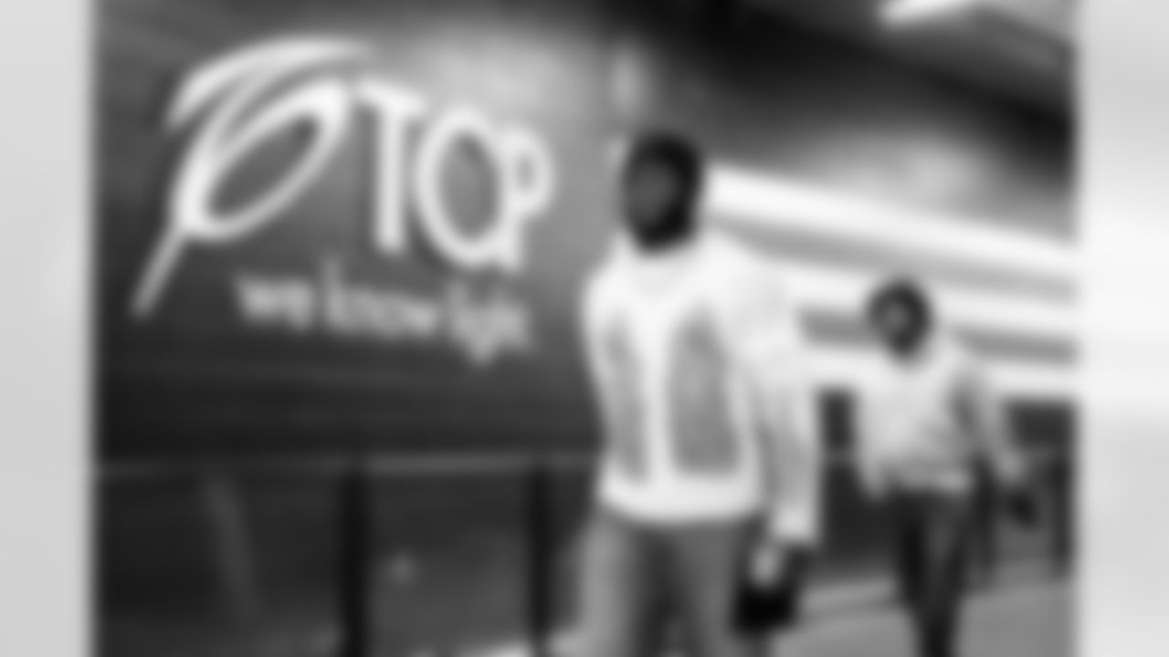 Running back Raheim Sanders (35) before a NFL football game between the Tennessee Titans and Cleveland Browns on December 7, 2025 at Huntington Bank Field.