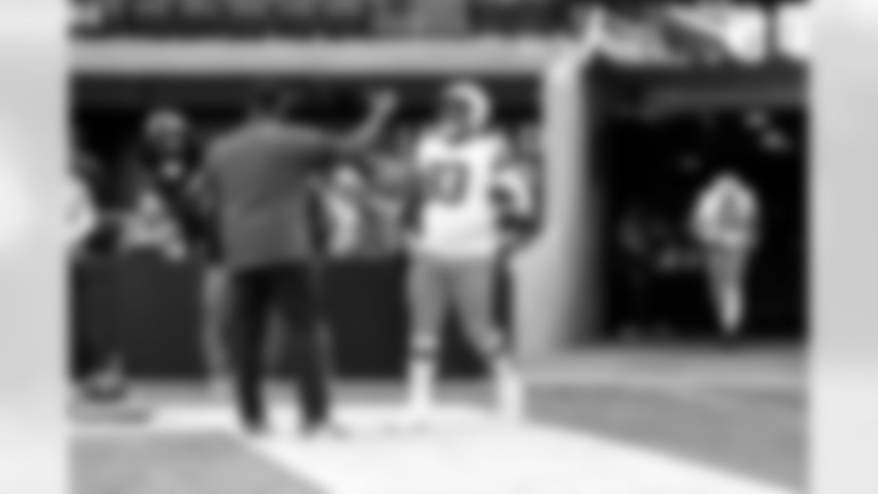 Defensive tackle Shelby Harris (93) before a NFL football game between the Cleveland Browns and Las Vegas Raiders on November 23, 2025 at Allegiant Stadium.