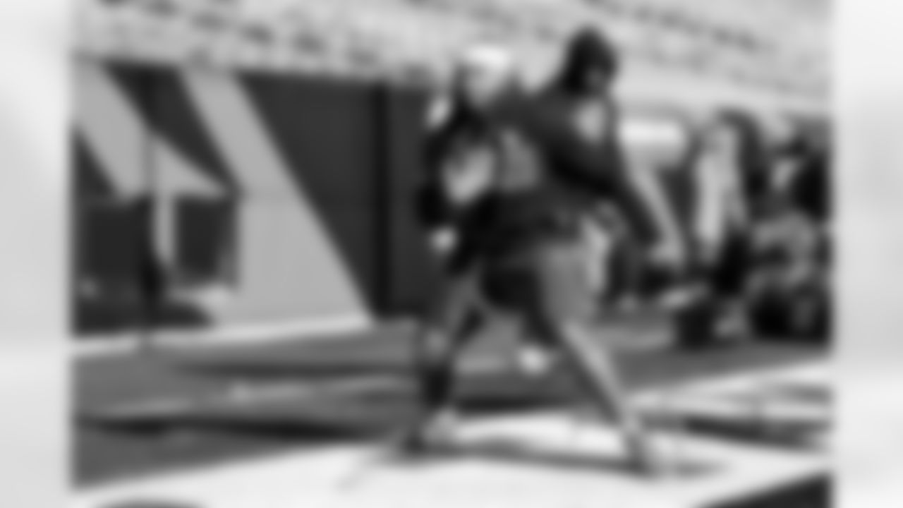 Running back Trayveon Williams (38) before a NFL football game between the Cleveland Browns and Cincinnati Bengals on January 4, 2026 at Paycor Stadium.