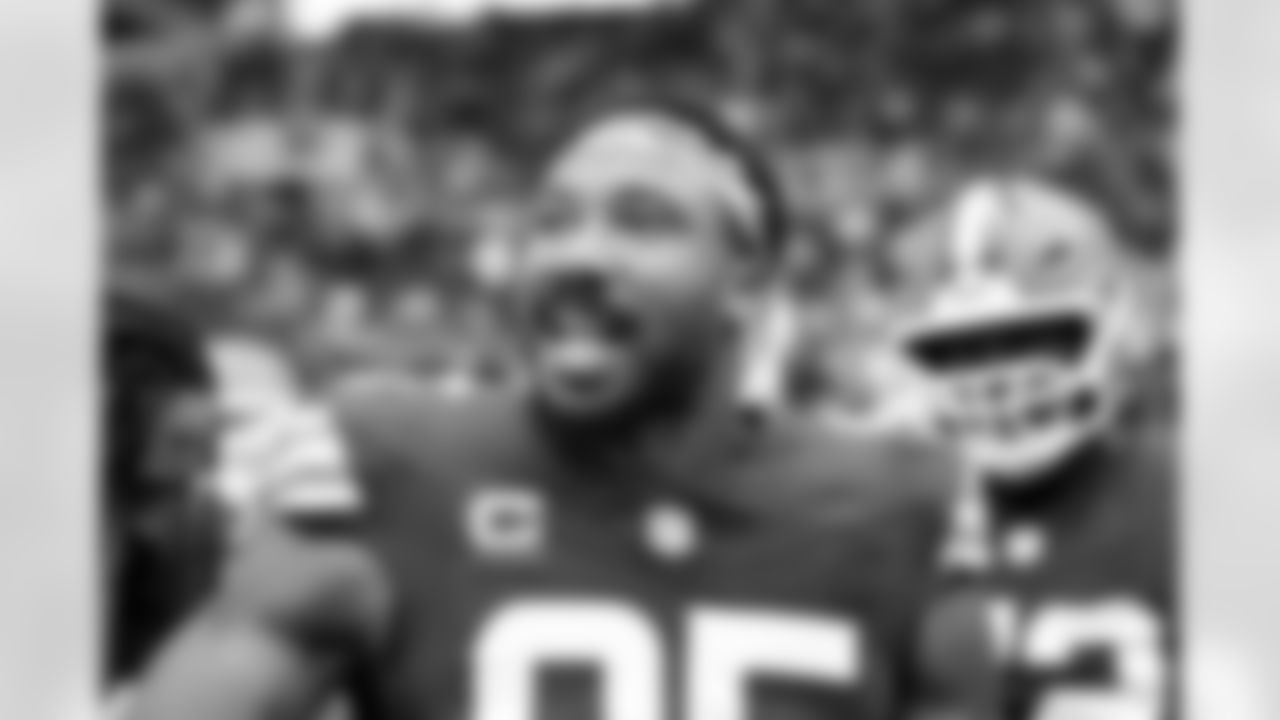 Defensive end Myles Garrett (95) before a NFL football game between the Minnesota Vikings and Cleveland Browns on October 5, 2025 at Tottenham Hotspur Stadium.