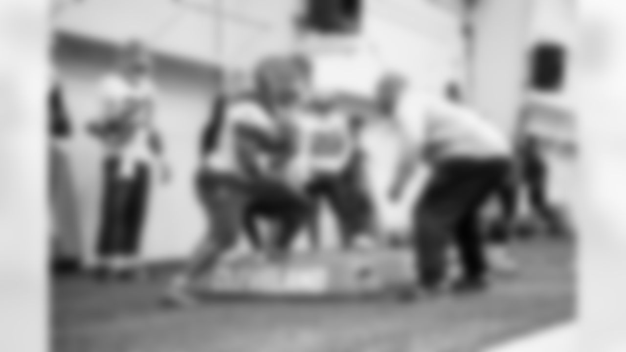 Running back Trayveon Williams (38) during practice at CrossCountry Mortgage Campus on December 31, 2025.