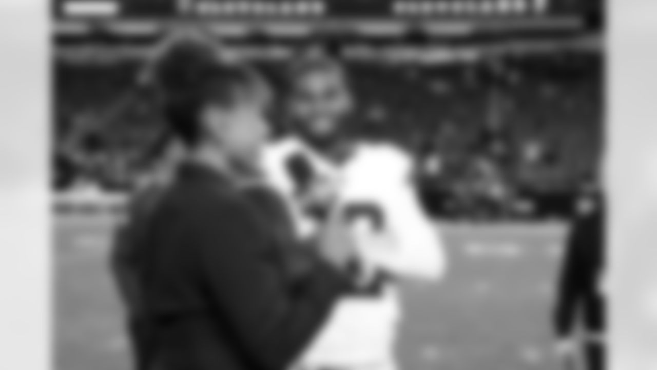 The Browns celebrate after a NFL football game between the Cleveland Browns and Las Vegas Raiders on November 23, 2025 at Allegiant Stadium.